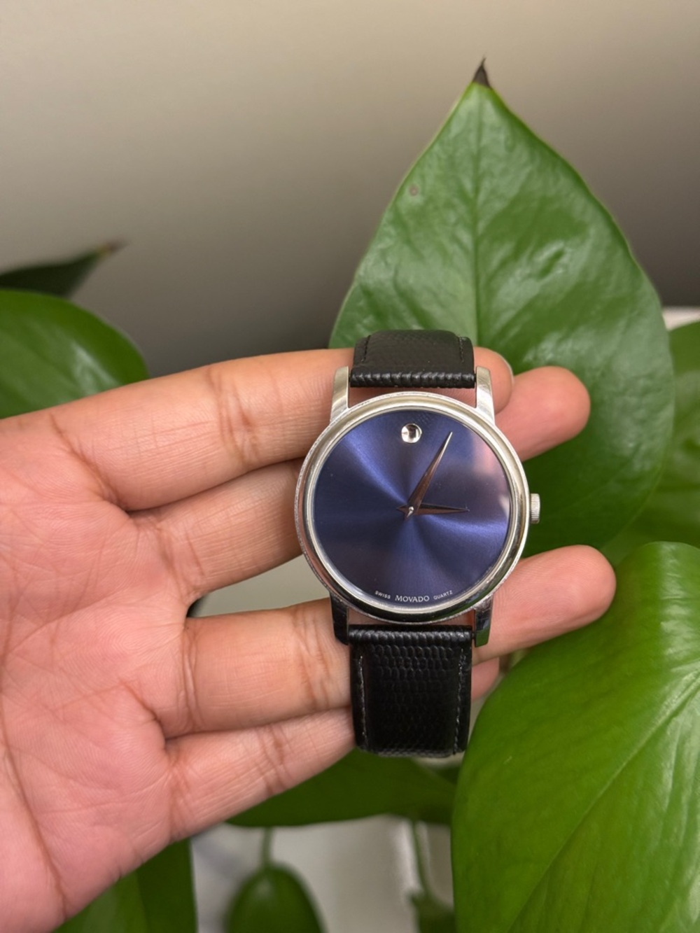 Movado Men's museum Navy Sunburst Dial with Black Leather Strap Watch